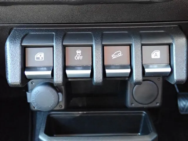 ジムニー 4WD(スズキ)の車両写真