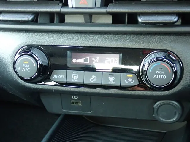 ノート（ニッサン）の車両写真