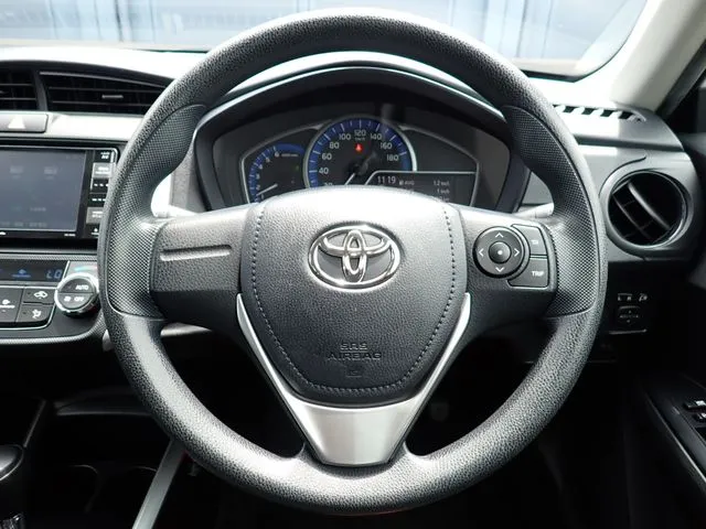 カローラフィールダー　ハイブリッド（トヨタ）の車両写真
