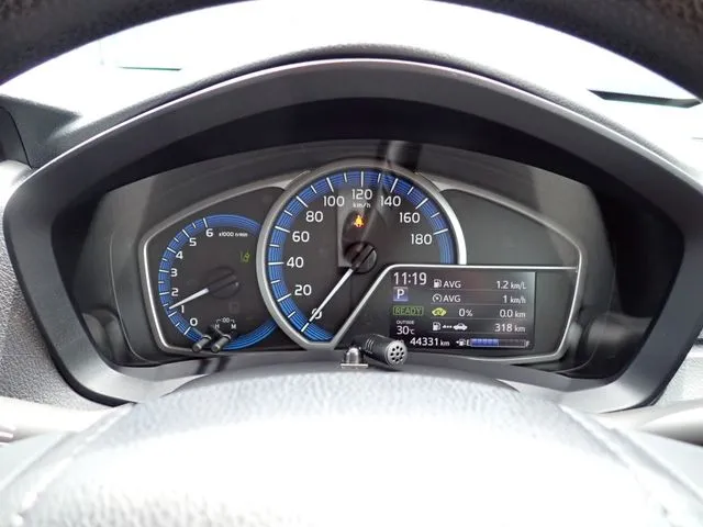 カローラフィールダー　ハイブリッド（トヨタ）の車両写真