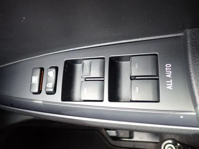 カローラフィールダー　ハイブリッド（トヨタ）の車両写真