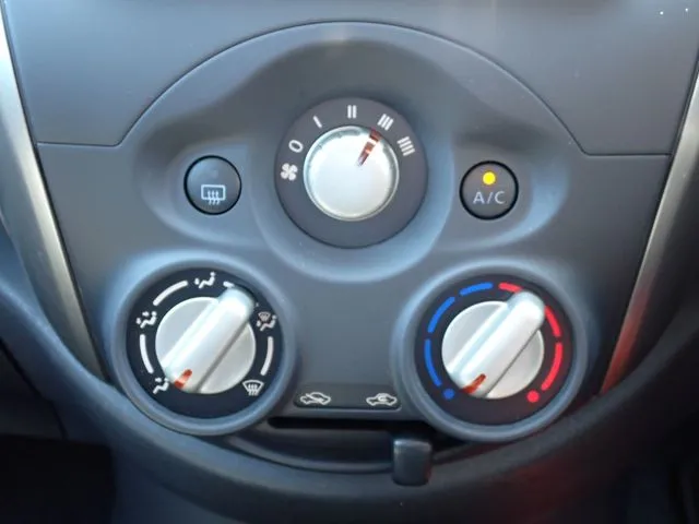 マーチ(ニッサン)の車両写真