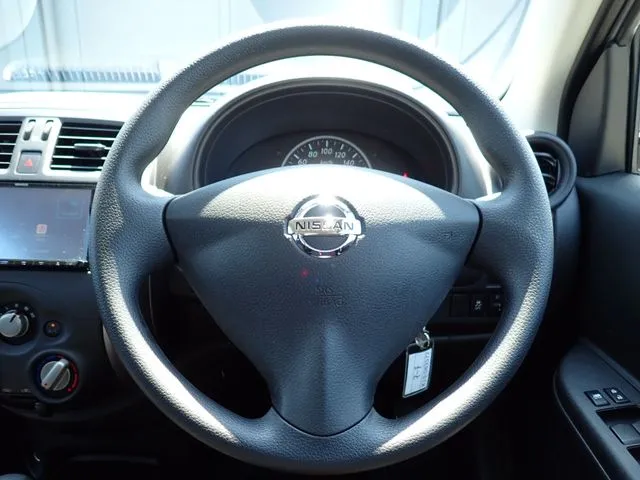 マーチ(ニッサン)の車両写真