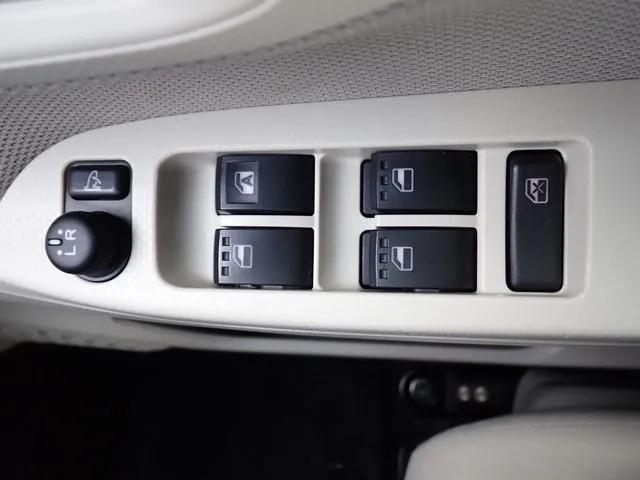 ムーヴ(ダイハツ)の車両写真