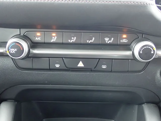 マツダ MAZDA3 セダン
