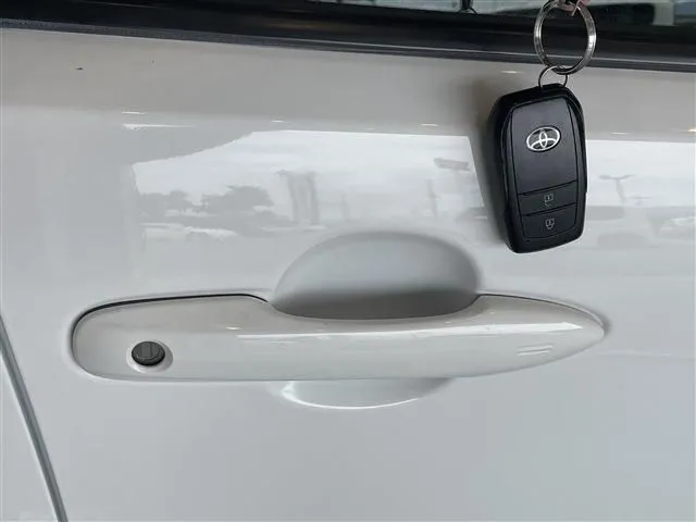 プリウス(トヨタ)の車両写真