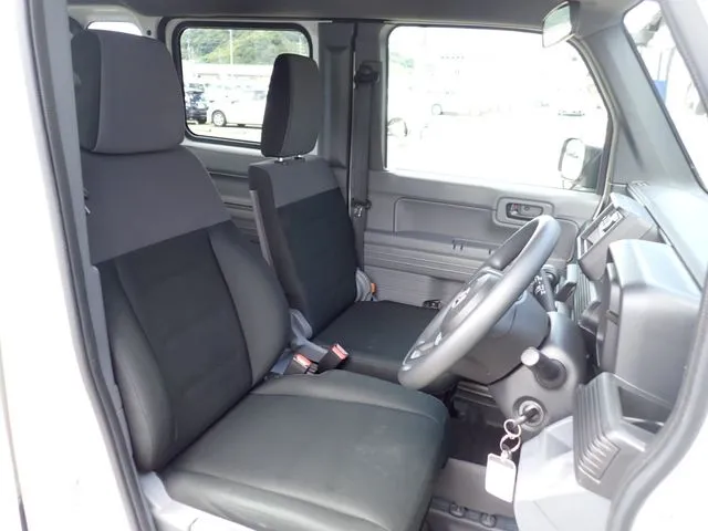 N-VAN(ホンダ)の車両写真