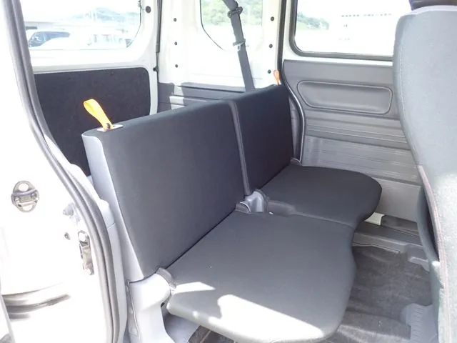 N-VAN(ホンダ)の車両写真