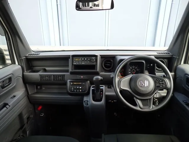 N-VAN(ホンダ)の車両写真