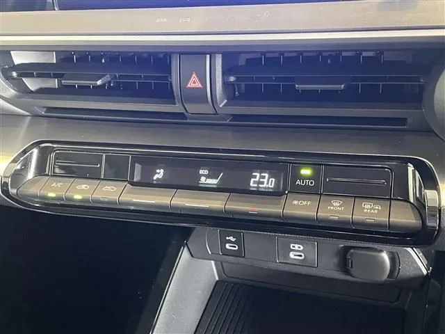 プリウス(トヨタ)の車両写真