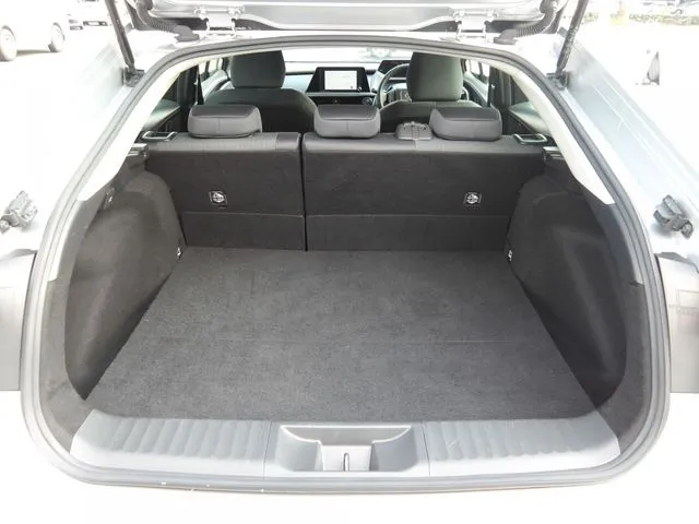 トヨタ プリウス