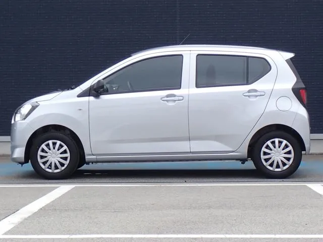 ミラ　イース（ダイハツ）の車両写真