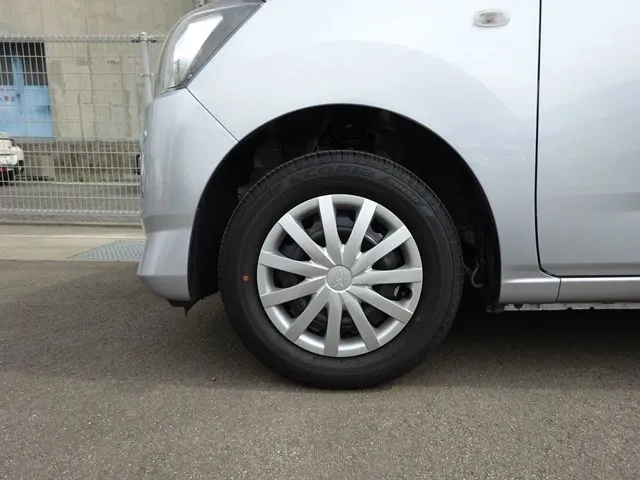 ミラ　イース（ダイハツ）の車両写真