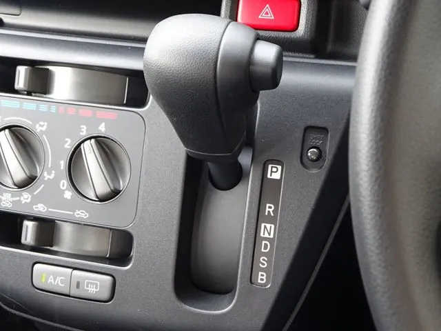 ミラ　イース（ダイハツ）の車両写真