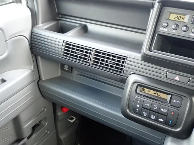 N-VAN(ホンダ)の車両写真