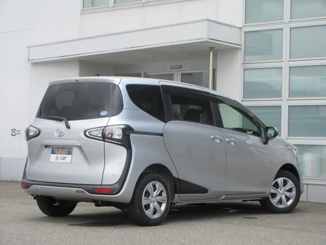 シエンタ 4WD(トヨタ)の車両写真