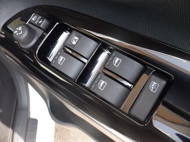 ムーヴ　キャンバス（ダイハツ）の車両写真