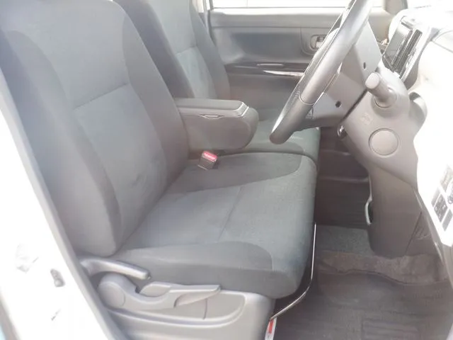ムーヴ　キャンバス（ダイハツ）の車両写真