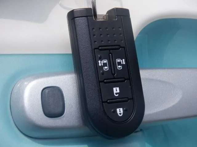 ムーヴ　キャンバス（ダイハツ）の車両写真