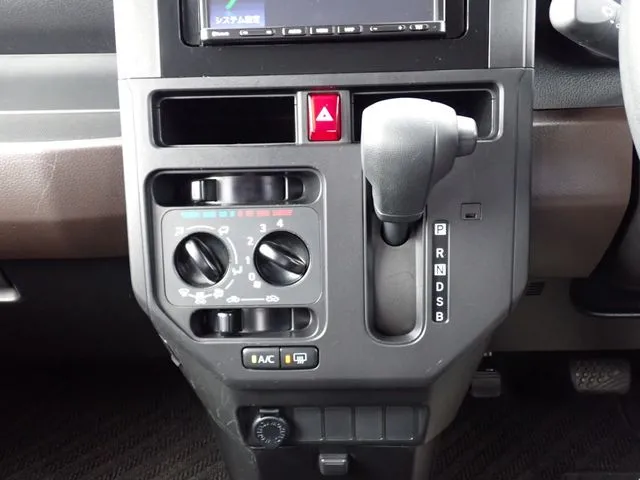 トール(ダイハツ)の車両写真