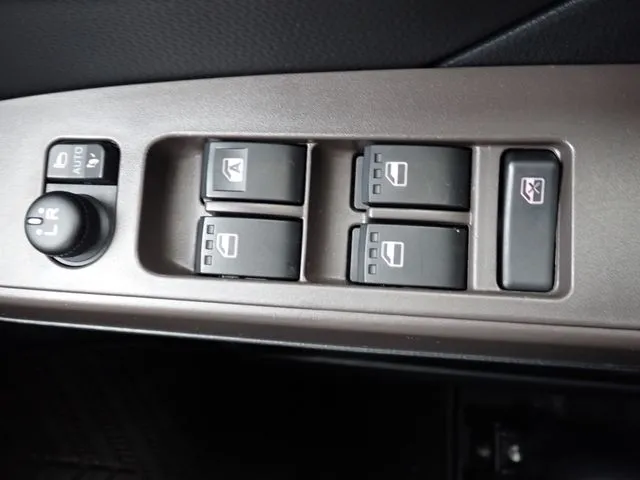 トール(ダイハツ)の車両写真