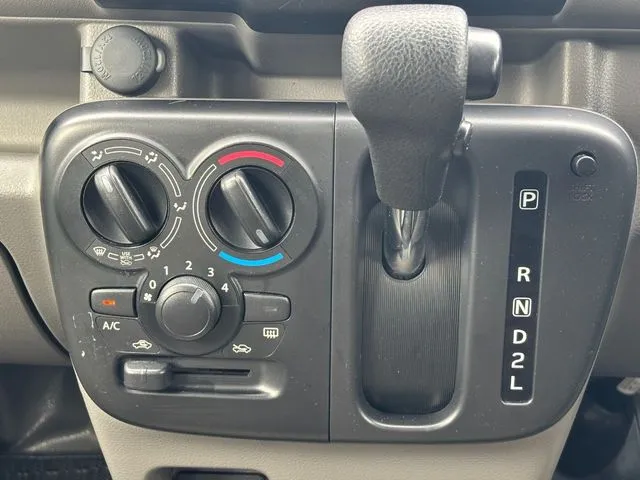 エブリイバン（スズキ）の車両写真