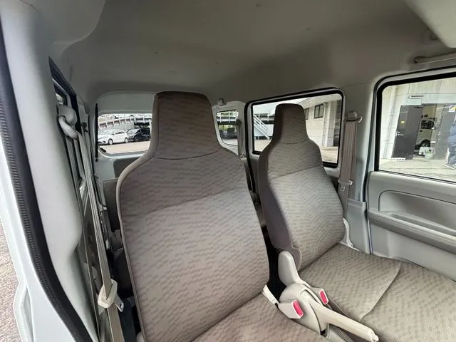 エブリイバン（スズキ）の車両写真