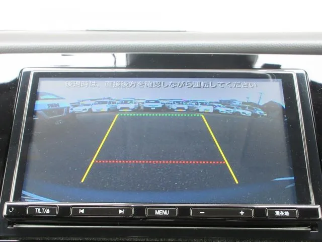 フィット　ｅ：ＨＥＶ　４ＷＤ（ホンダ）の車両写真