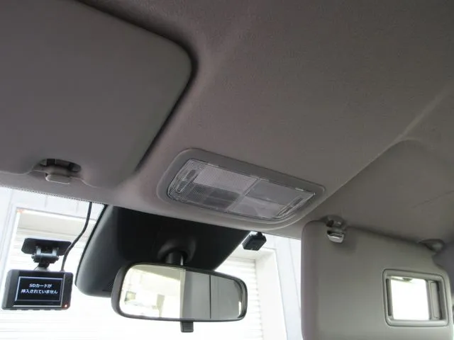 フィット　ｅ：ＨＥＶ　４ＷＤ（ホンダ）の車両写真
