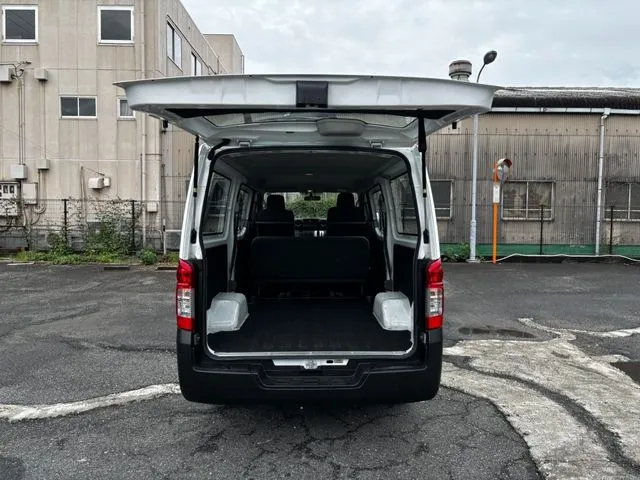 ＮＶ３５０キャラバン　１．２ｔ（ニッサン）の車両写真