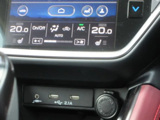 レヴォーグ（スバル）の車両写真