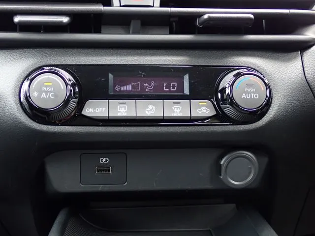 ノート（ニッサン）の車両写真