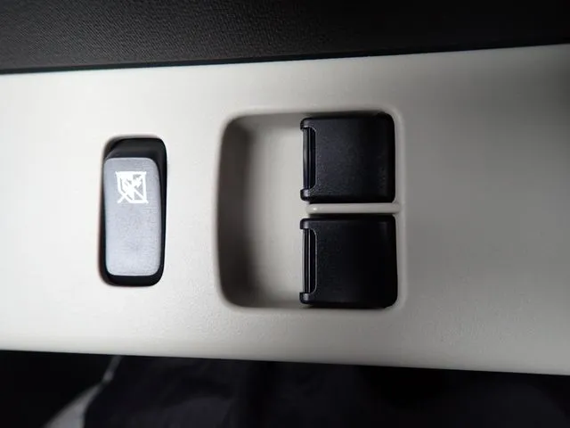 アルト 4WD(スズキ)の車両写真