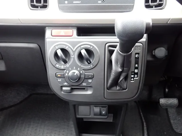 アルト 4WD(スズキ)の車両写真