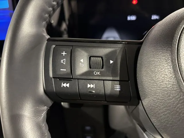 セレナ（ニッサン）の車両写真