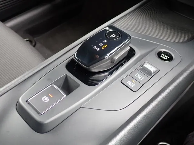 ノート(ニッサン)の車両写真