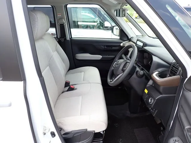 ダイハツ　ムーヴ　４ＷＤ