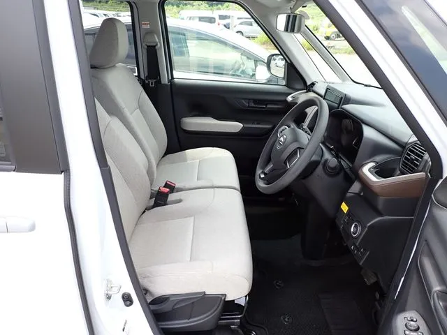ダイハツ　ムーヴ　４ＷＤ