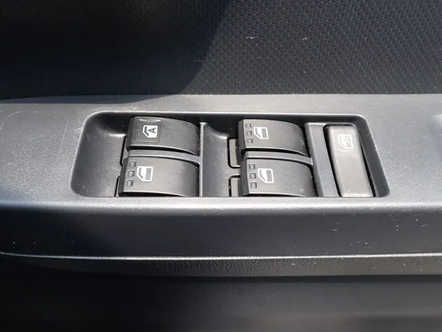 ダイハツ　ミラ　イース