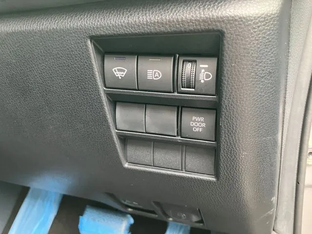 ノア　４ＷＤ（トヨタ）の車両写真