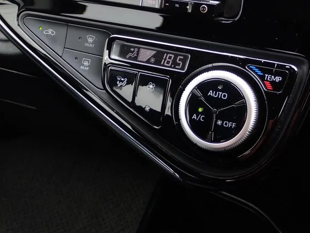 トヨタ　アクア