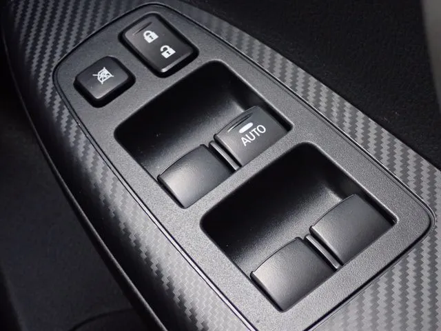 ミツビシ　エクリプス　クロス　ＰＨＥＶ