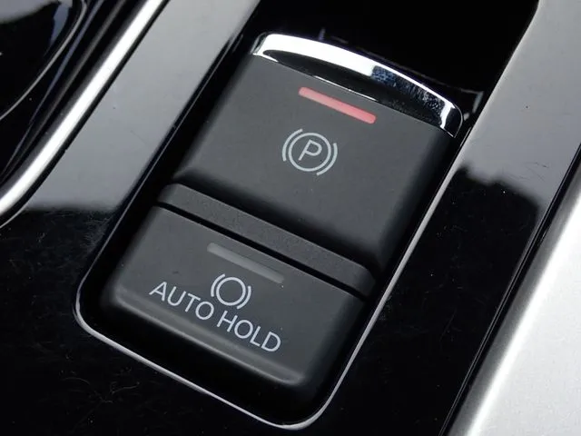 ミツビシ　エクリプス　クロス　ＰＨＥＶ