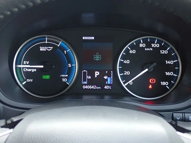 ミツビシ　エクリプス　クロス　ＰＨＥＶ
