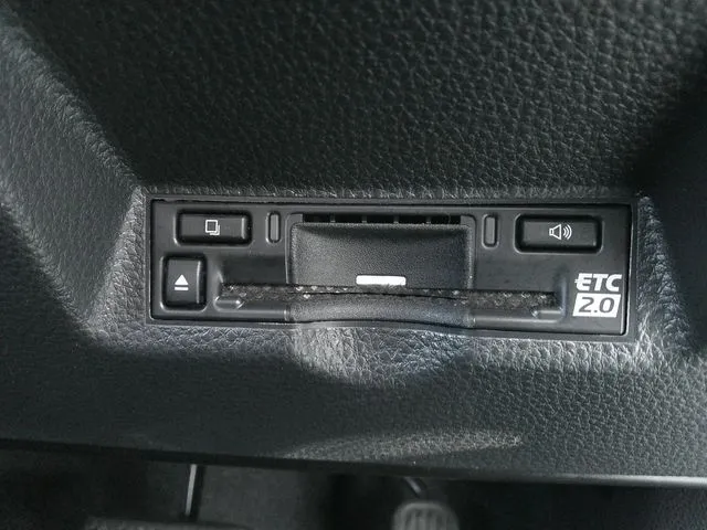 ヤリスクロス　ハイブリッド（トヨタ）の車両写真