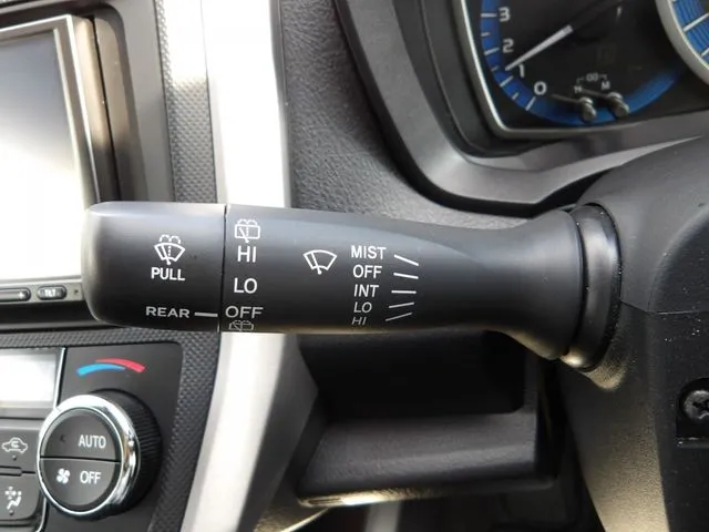 カローラフィールダー　ハイブリッド（トヨタ）の車両写真