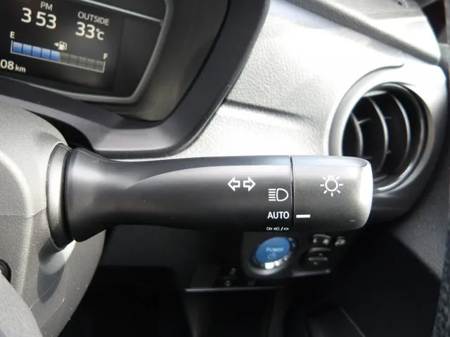 カローラフィールダー　ハイブリッド（トヨタ）の車両写真