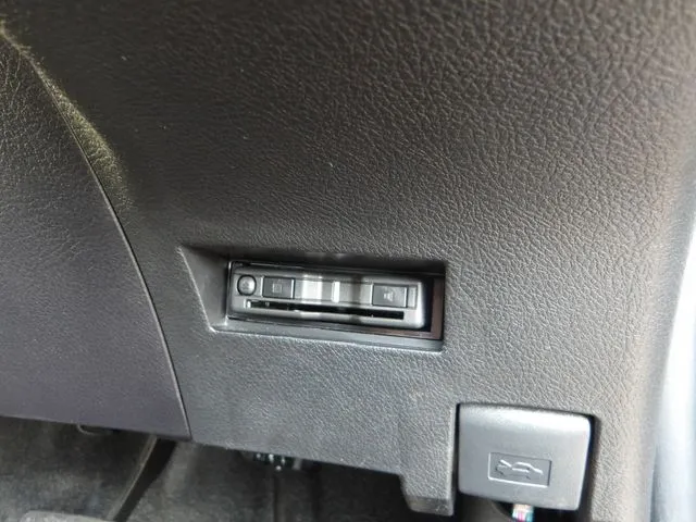 カローラフィールダー　ハイブリッド（トヨタ）の車両写真