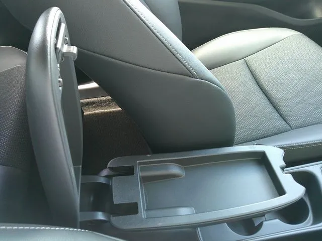 ヤリスクロス　ハイブリッド（トヨタ）の車両写真