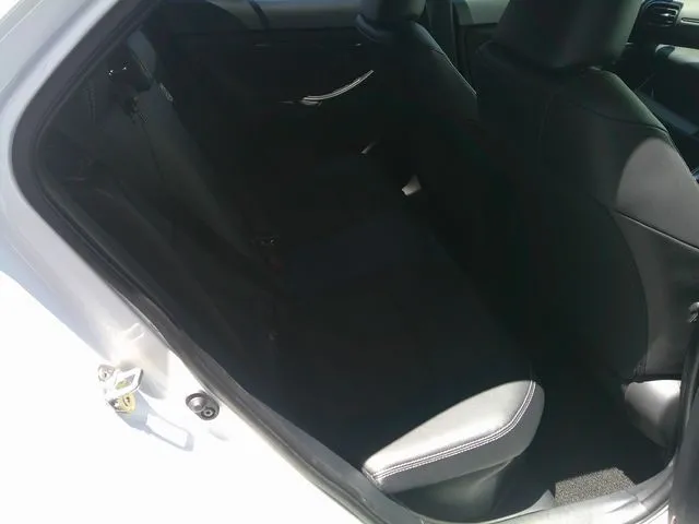 ヤリスクロス　ハイブリッド（トヨタ）の車両写真